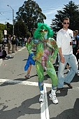 ING Bay to breakers, San Francisco, ING, every year, above age limit, naturists, naturist participiant, running, special feeling, Gviulan, nude runner, blue paint, green, painted body, butterfly, purple snake, green wig, nude man, body painting, extreme, green man, snake-head, blue butterfly, purple flower, blue bug, CD 0072