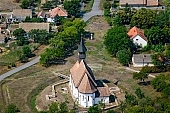 Ofolddeak, Hungary, Csongrad county, church, belfry, water-jump, archaeology, archeology, excavation, castle, fortification, fortress, post, stronghold, roman catholic, air photograph, air photo, shooting, history, past, last, bygone, investigation, religion, persuasion, air photos, air, aerial, believe, village, field, plow, agriculture, husbandry, houses, garden, road, Kiss Lszl, Lszl Kiss