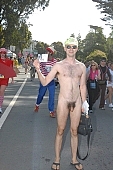 nude man, attention rising, procession, walking, sport, ING Bay to breakers, naturist participiant, naturist friends, nudist group, covenant, group, tableau, San Francisco, pair, nudist couple, nudist pair, naturists, naturist group, naturist programme, nudist runner, women, gents, men, naked, stripped, programme, every year, above age limit, body painting, running, special feeling, Heilberg, nude runner, chirpy, nude people, CD 0073
