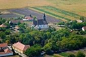 Ofolddeak, Hungary, Csongrd county, church, corn, excavation, castle, fortification, fortress, post, stronghold, roman catholic, belfry, water-jump, archaeology, archeology, air photograph, air photo, air photos, air, aerial, shooting, history, past, last, bygone, investigation, religion, persuasion, believe, village, field, plow, agriculture, husbandry, houses, garden, road, Kiss Lszl, Lszl Kiss