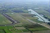 Maty-brooklet, Maty er, Maty-er, brook, brooklet, canoening, Maty, 2006, august, 19, airport, airfield, drome, flying field, Szeged, water, watery, aquatic, air, aerial, air photograph, air photo, kayak, air photos, aerials, 55, road, Tisza, chopper, helocopter, windmill-plane, Hungary, canoe, kayak-canoe, field, rowing, oar, sport, water sport, sportfield, paddle, to canoe, to ply the oars, to scull, to scull a boat, word championship, helicopter, Kiss Lszl, Lszl Kiss