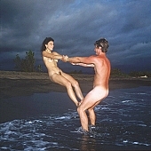 people, fkk, INF, game, naked, stripped, Queen s, frd, Honokohau, naturist, summer, recreation, relaxation, repose, rest, unclad, sea, billows, deep, physical exercise, gymnastics, cloud, clouds, sand, evening, nightfall, stormcloud, naturist pair, family, woman, pair, man, friend, water, CD 0070
