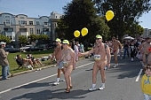 pair, nudist couple, nudist pair, naturists, San Francisco, naturist participiant, naturist group, nudist group, ING Bay to breakers, naturist programme, nudist runner, women, gents, men, naked, stripped, programme, every year, above age limit, body painting, running, walking, special feeling, Heilberg, nude runner, chirpy, backpack, knapsack, rucksack, nude man, CD 0071