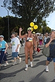 ING Bay to breakers, San Francisco, every year, above age limit, naturists, naturist participiant, running, special feeling, Heilberg, participiant 19946, yellow balloon, nude runner, CD 0071