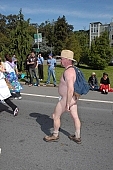 naturist man, running match, ING Bay to breakers, naked, stripped, San Francisco, naturist participiant, naturist group, naturist programme, nudist runner, naturist photographer, women, gents, men, programme, every year, above age limit, naturists, body painting, running, walking, special feeling, Heilberg, nude runner, chirpy, nude man, CD 0071