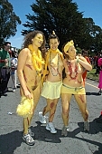 naked, stripped, programme, San Francisco, ING Bay to breakers, every year, above age limit, naturists, naturist participiant, confluence, naturist group, yellow painting, naturist programme, women, gents, men, body painting, running, special feeling, Gviulan, nude runner, hello, backpack, knapsack, rucksack, nude man, unswagged pair, strange pair, pair, girls, CD 0072